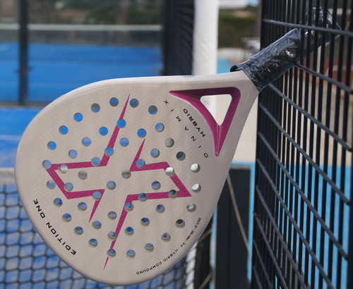 Dinamix hybrid, diamond shape, woman.